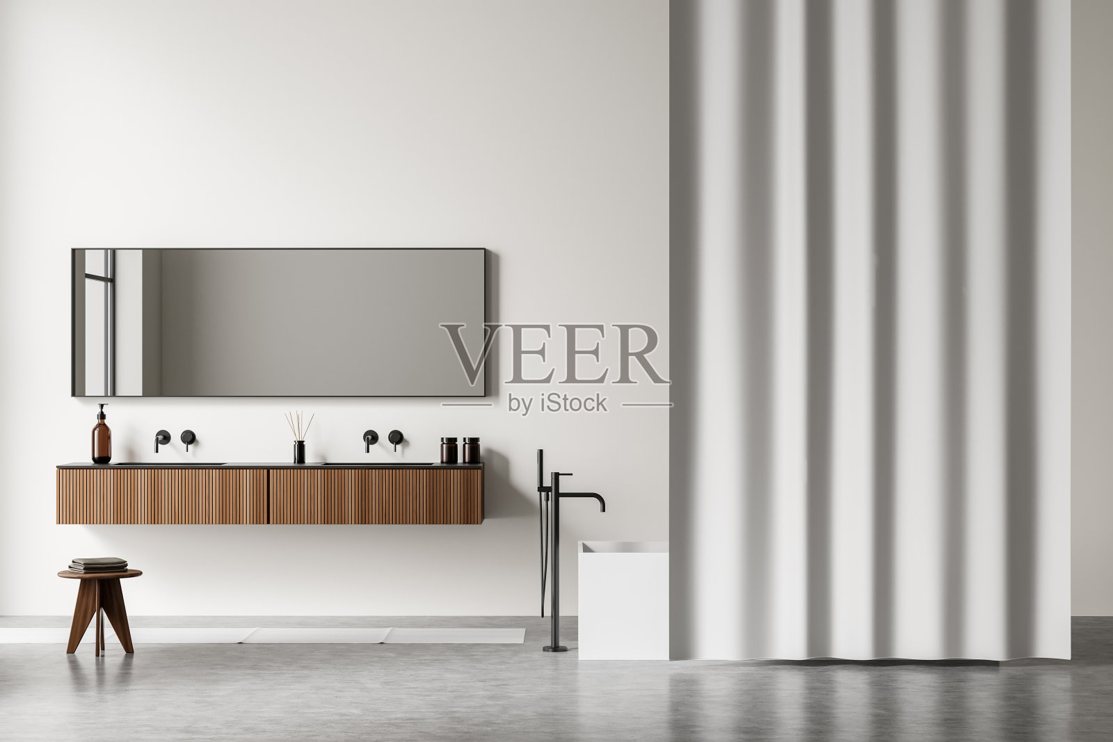 浴室内部有水槽和浴缸，灰色混凝土地板和浴帘照片摄影图片