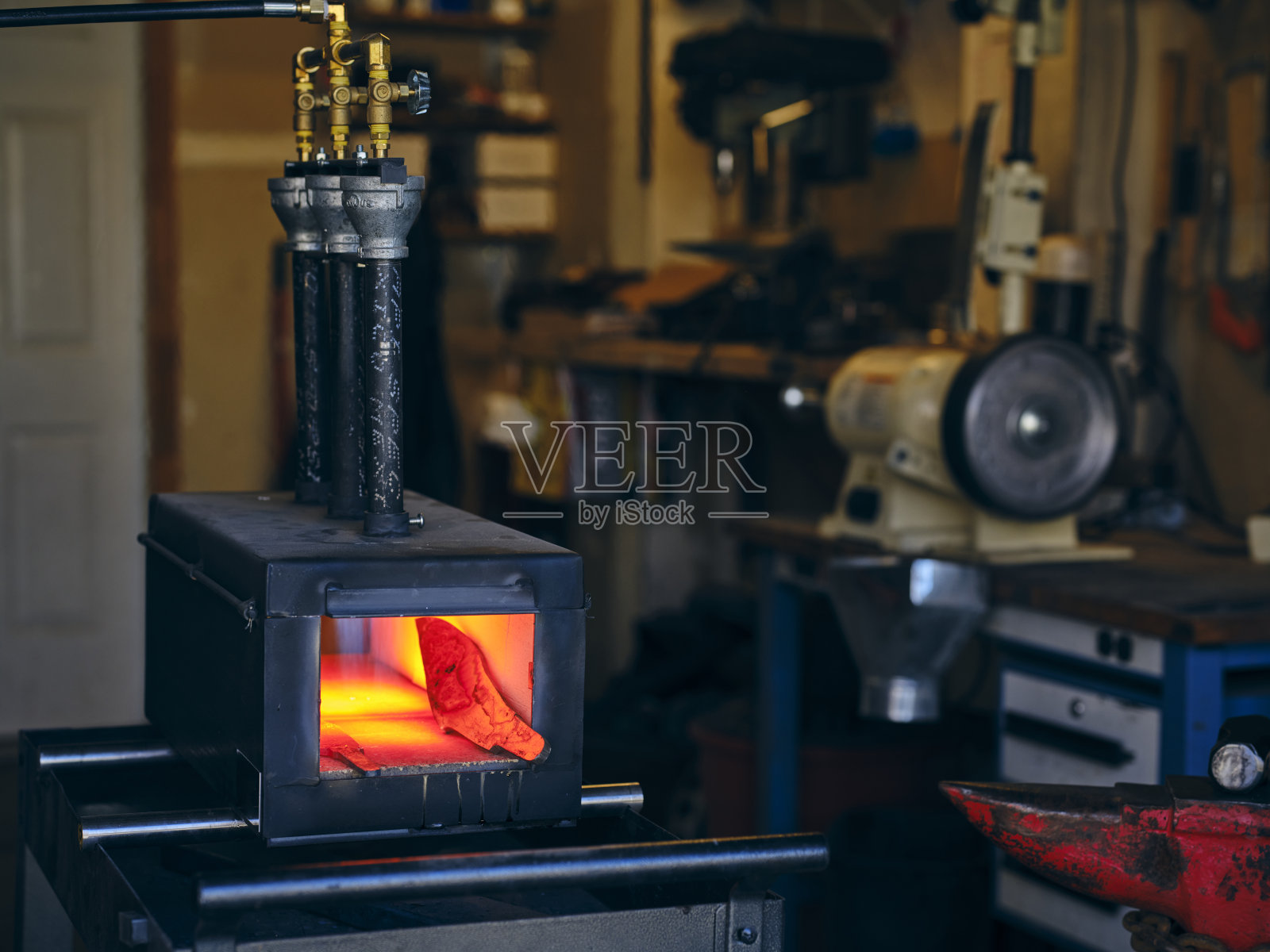 家用锻造刀制作照片摄影图片