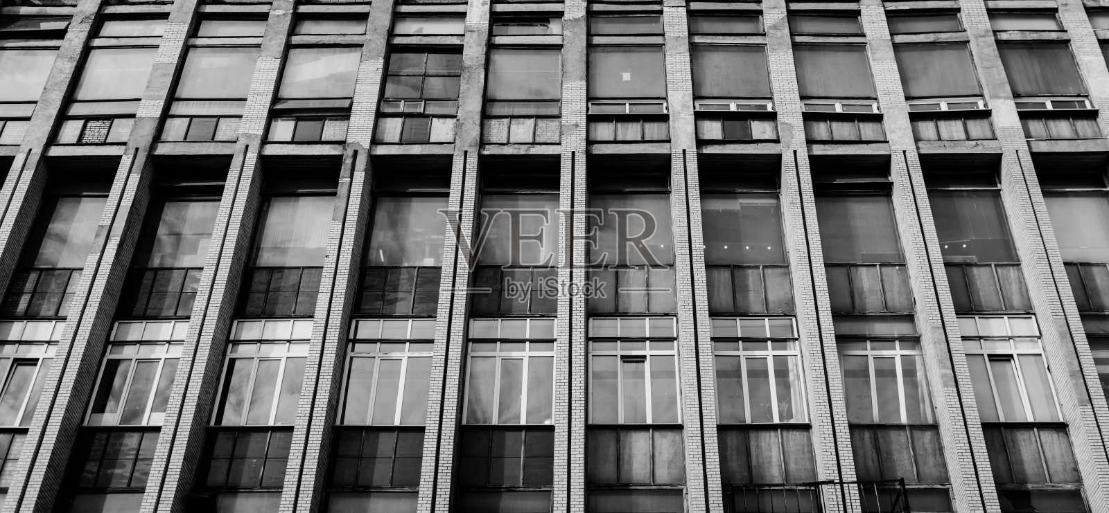 野兽派风格的塔照片摄影图片