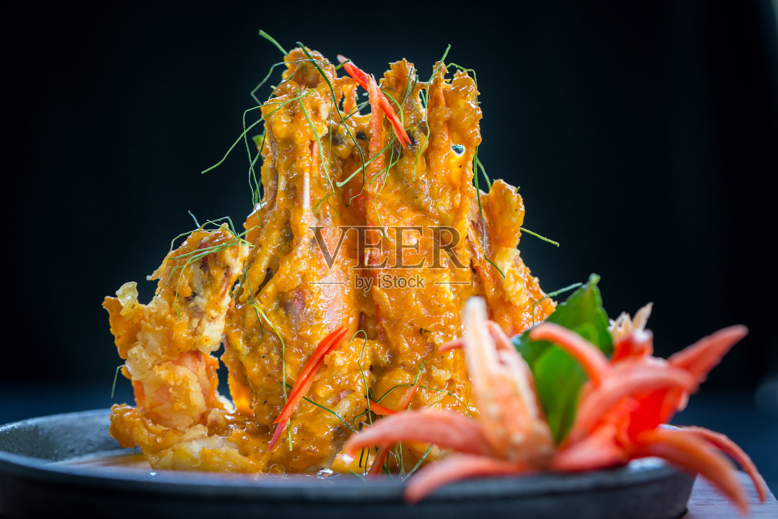 泰式辣香草椰奶虾仁照片摄影图片