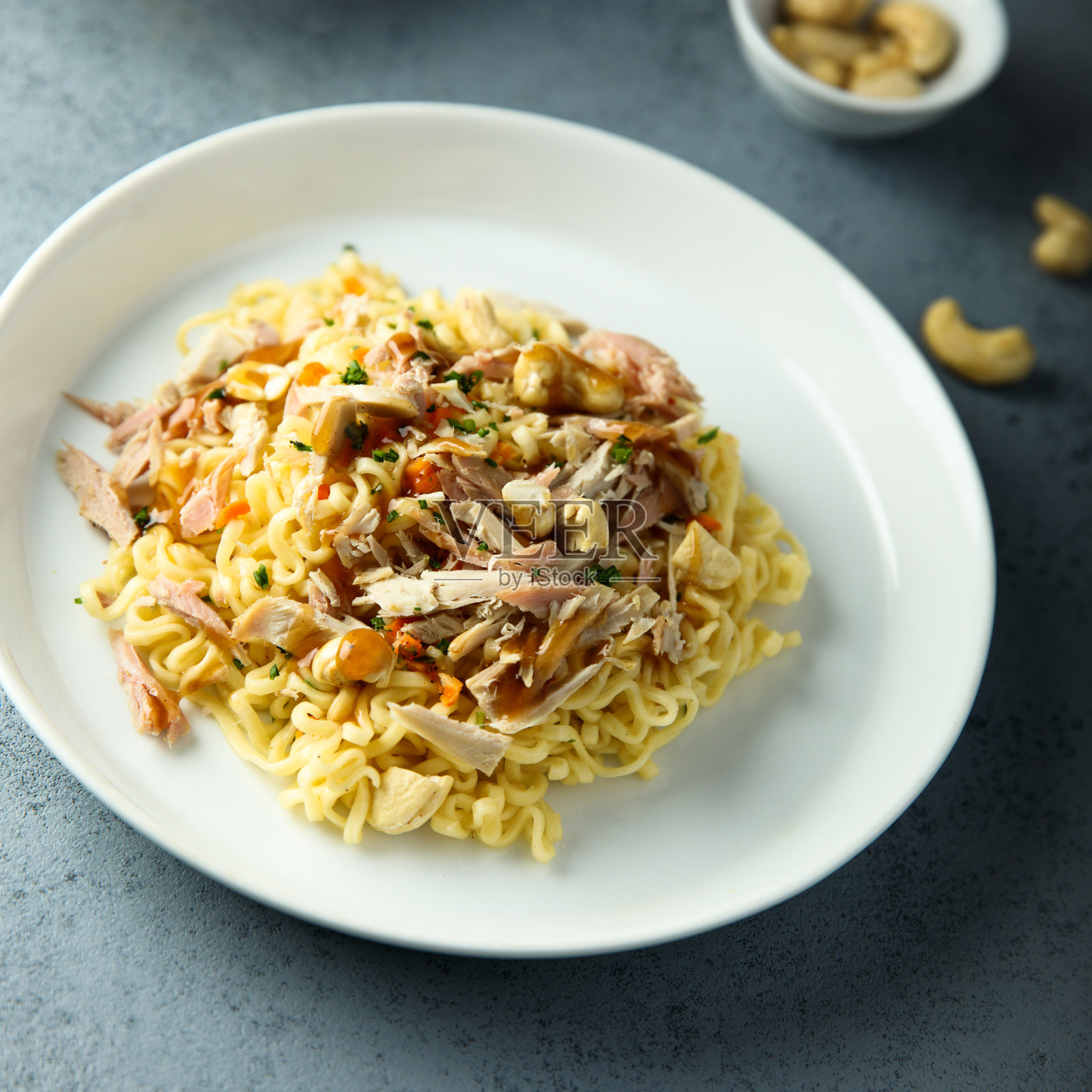 面条和鸭子照片摄影图片