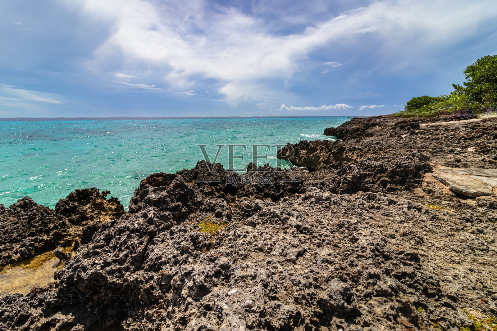 中午加勒比海的美丽阴影照片摄影图片