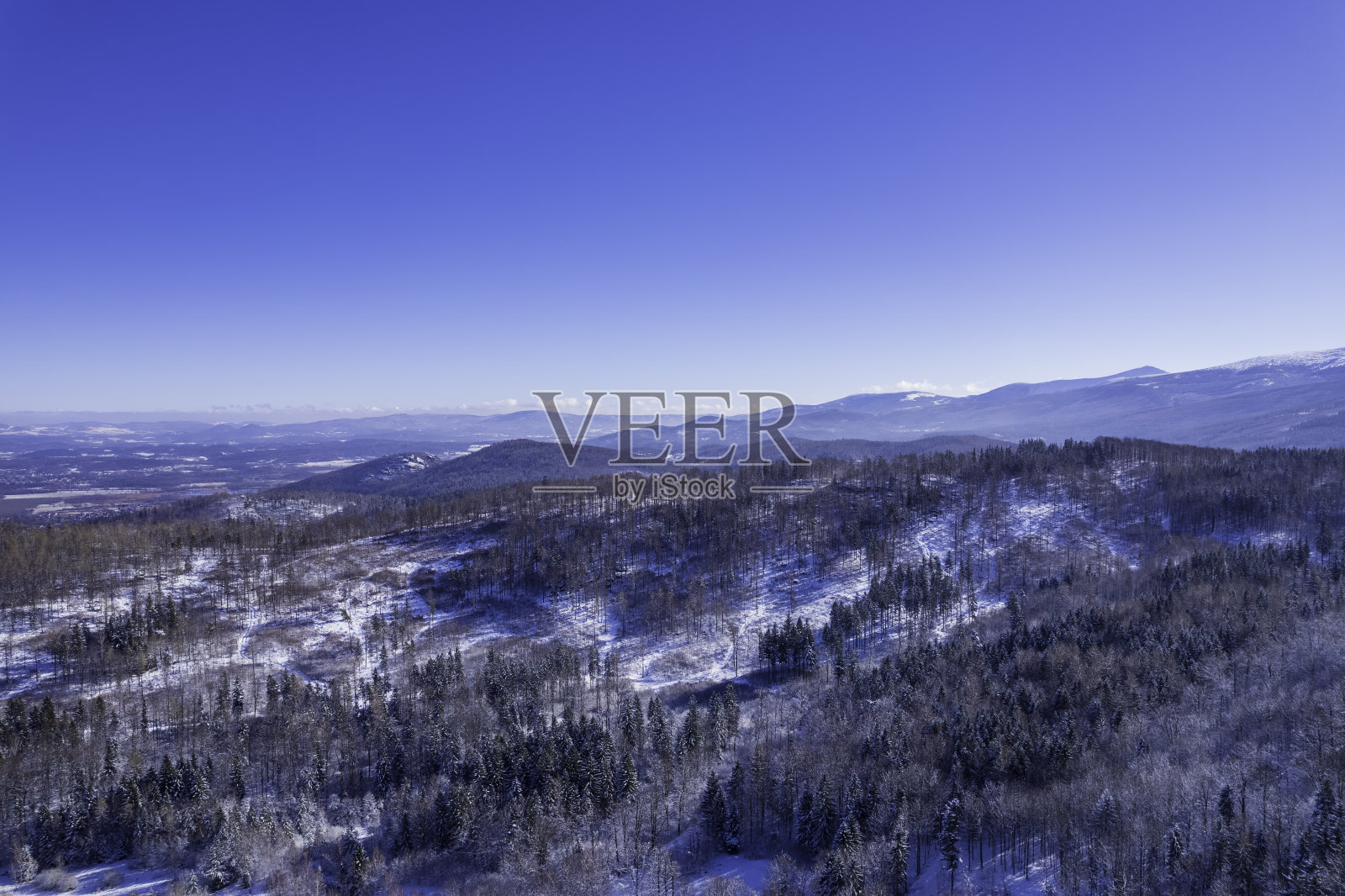 山区冬季(鸟瞰图)照片摄影图片
