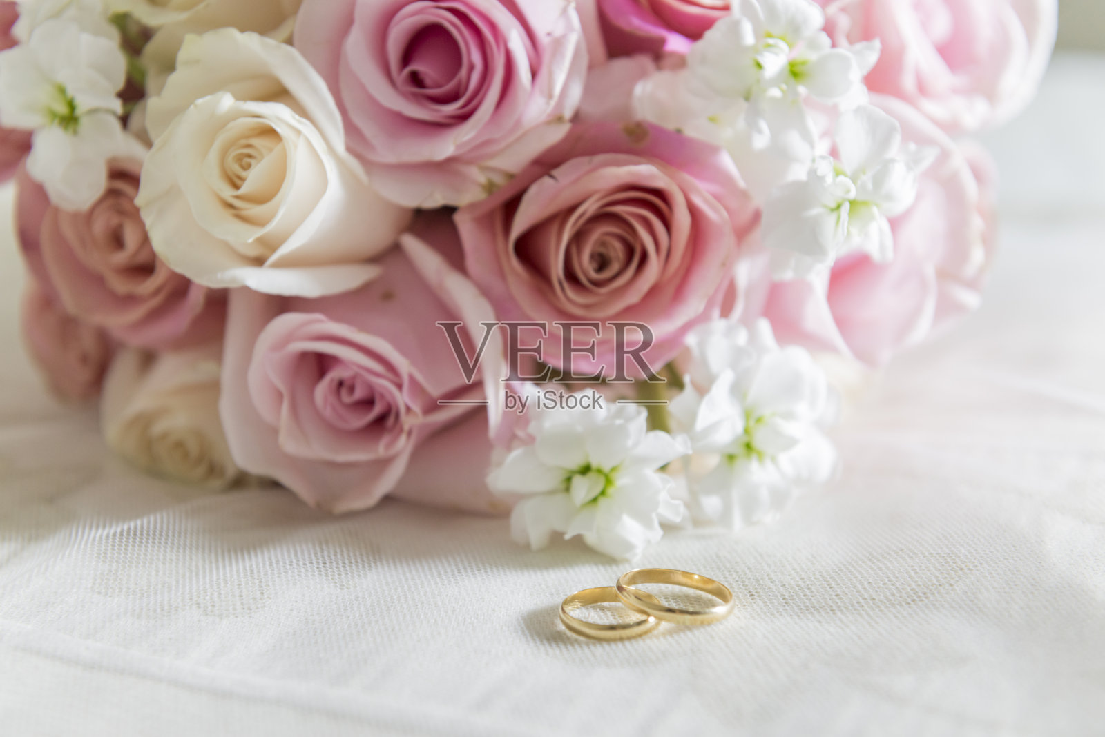 静物，花束和珠宝照片摄影图片