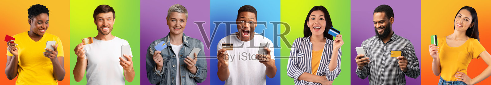 一排兴奋的多文化人群使用手机和信用卡照片摄影图片