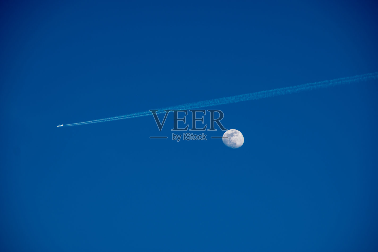 卫星和飞机照片摄影图片