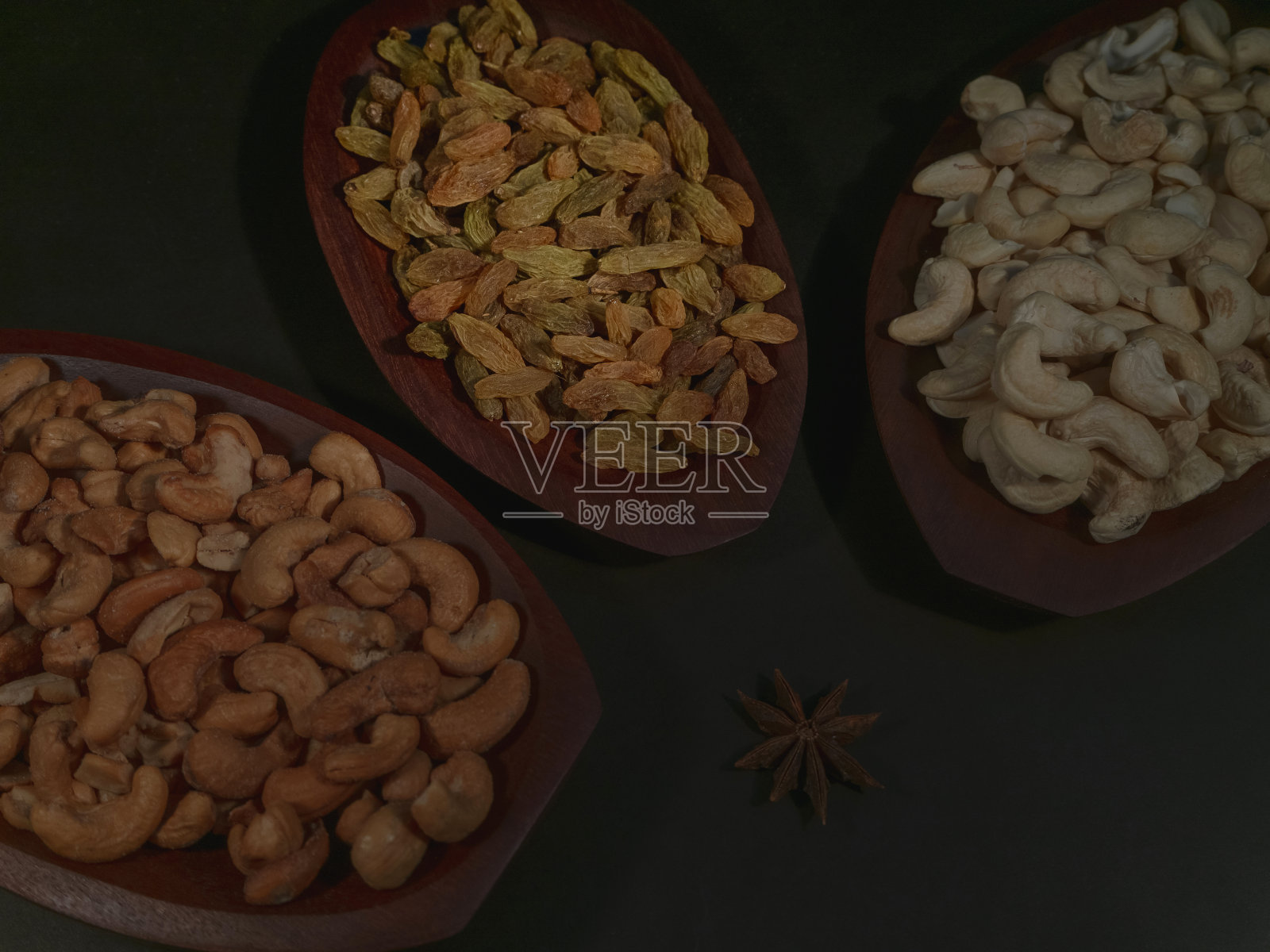 腰果在试一试照片摄影图片