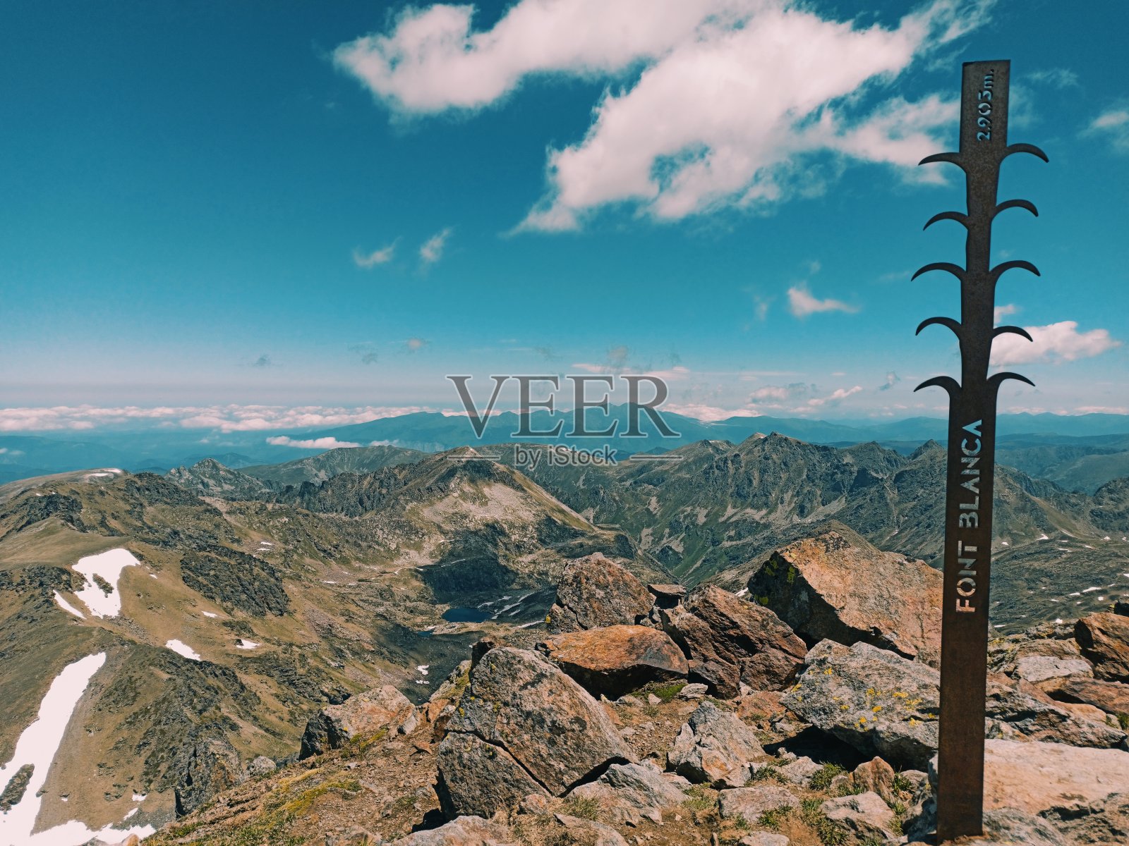 在Ordino字体布兰卡峰照片摄影图片