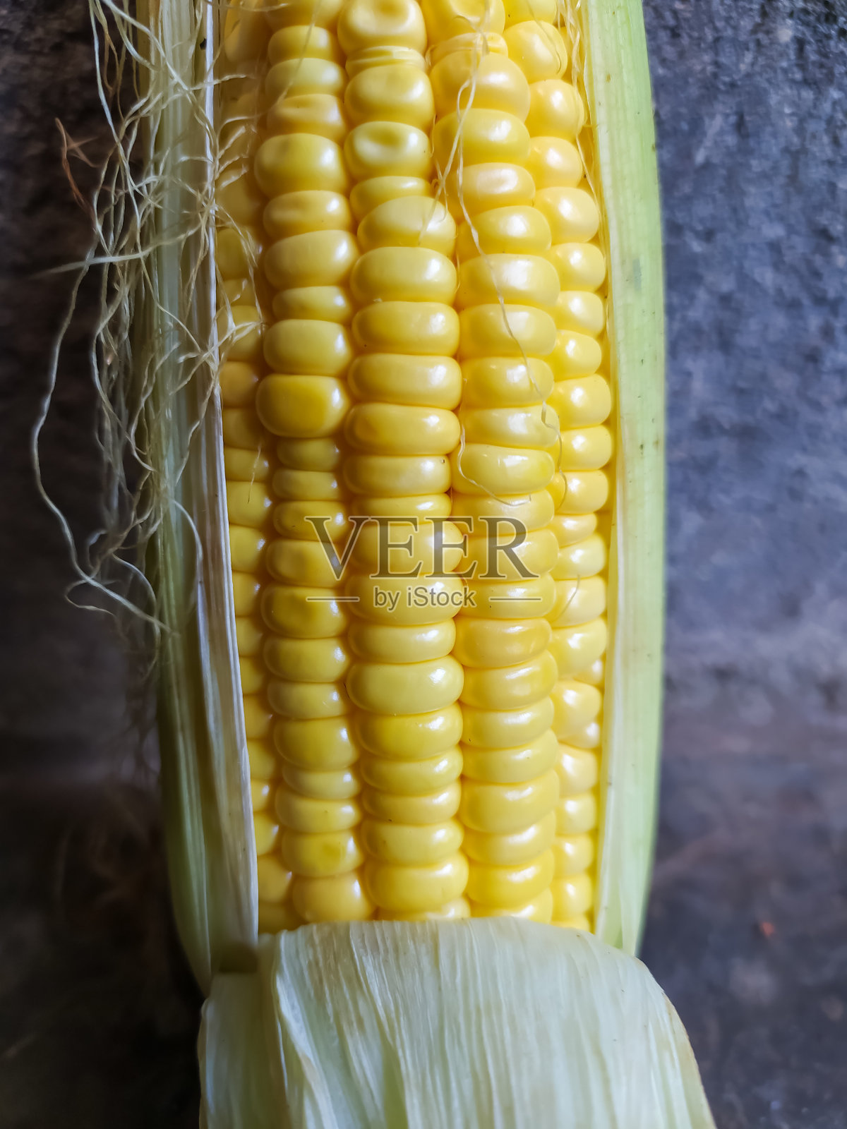 甜玉米和黄色种子肖像照片摄影图片