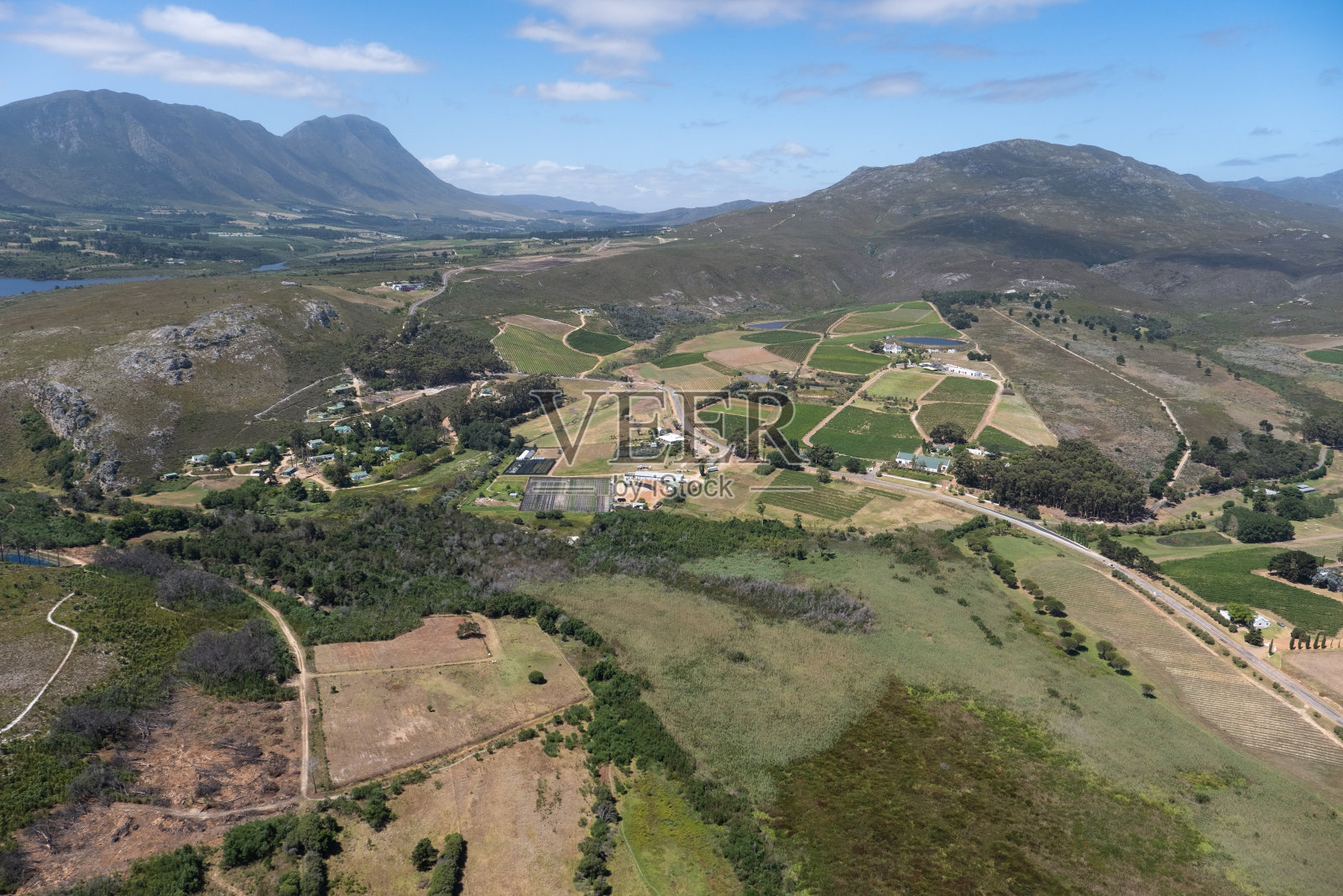 空中拍摄各种农场和农田照片摄影图片