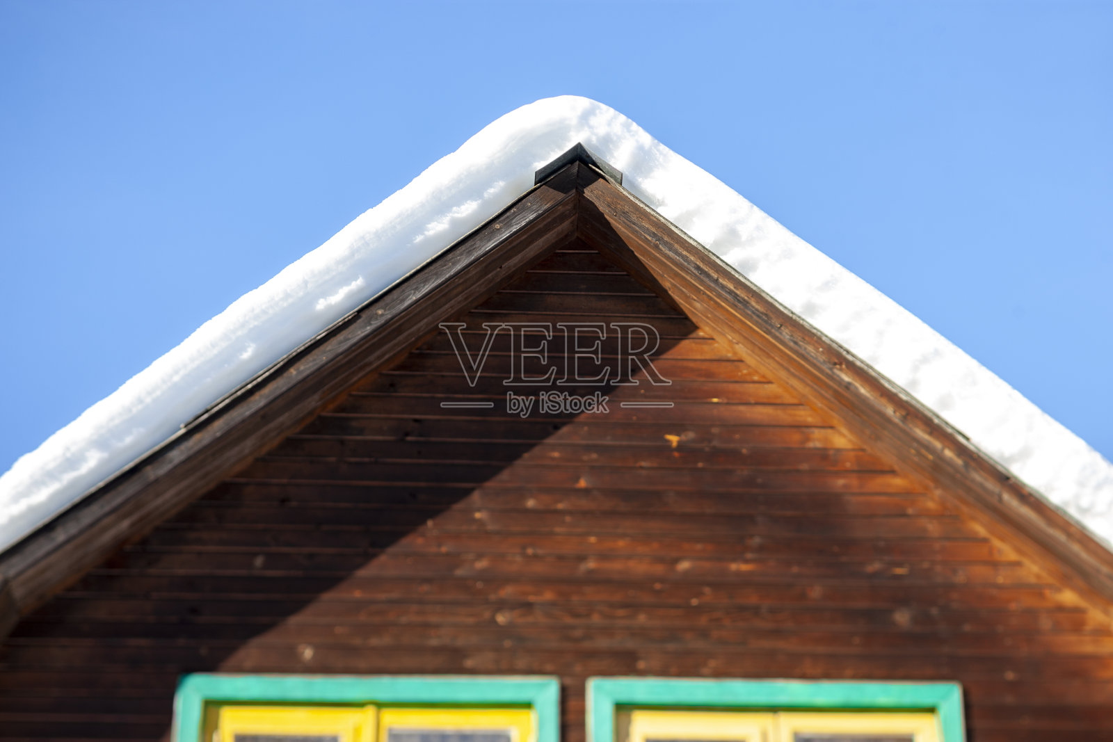 屋顶上的雪照片摄影图片