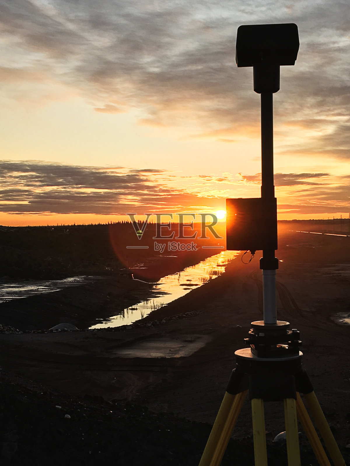 测量在黄昏照片摄影图片