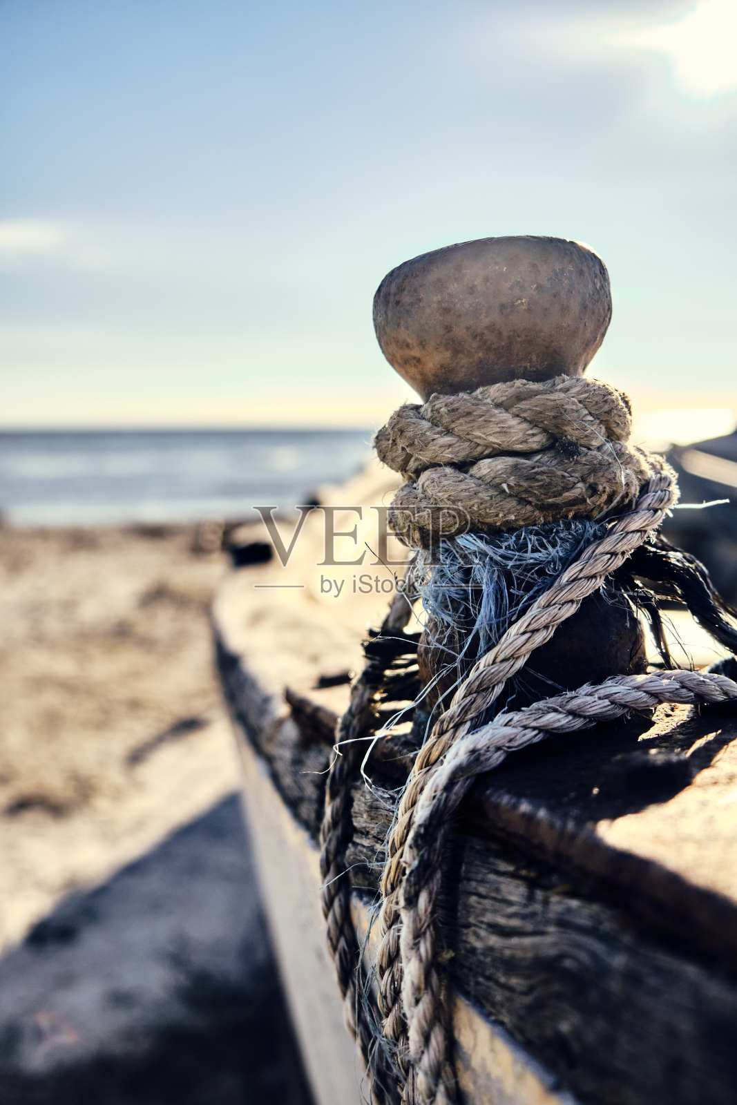 锚索在惊人的白天照片摄影图片