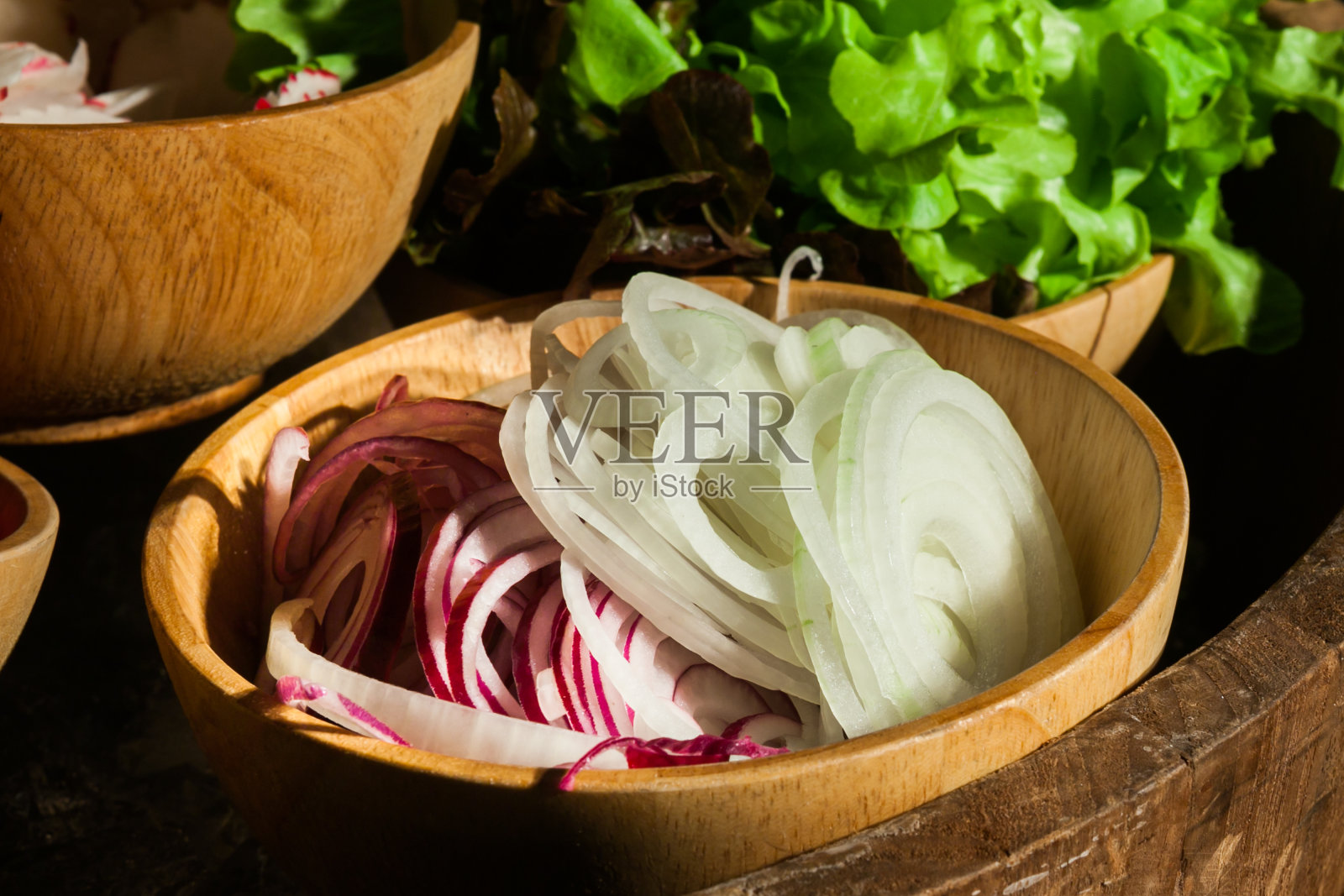 为婚宴准备的食物。照片摄影图片