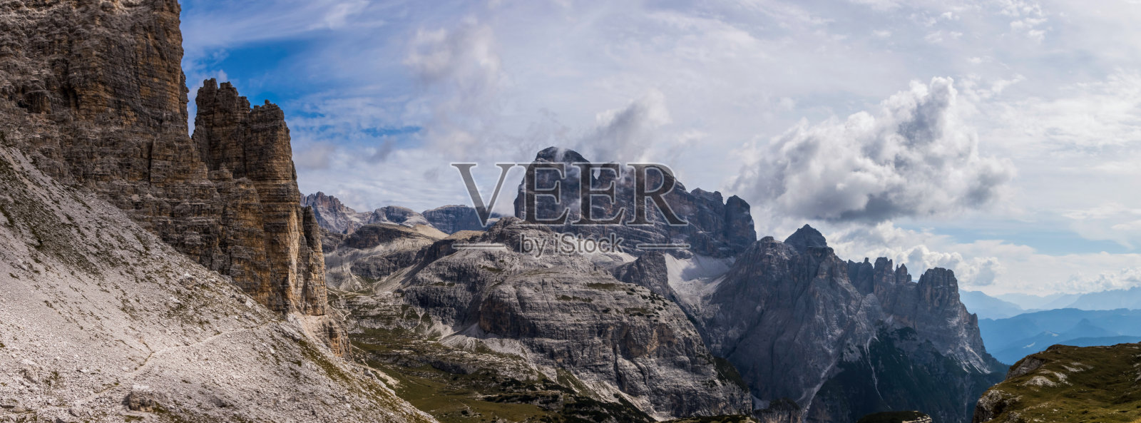 白云石的山间小道照片摄影图片