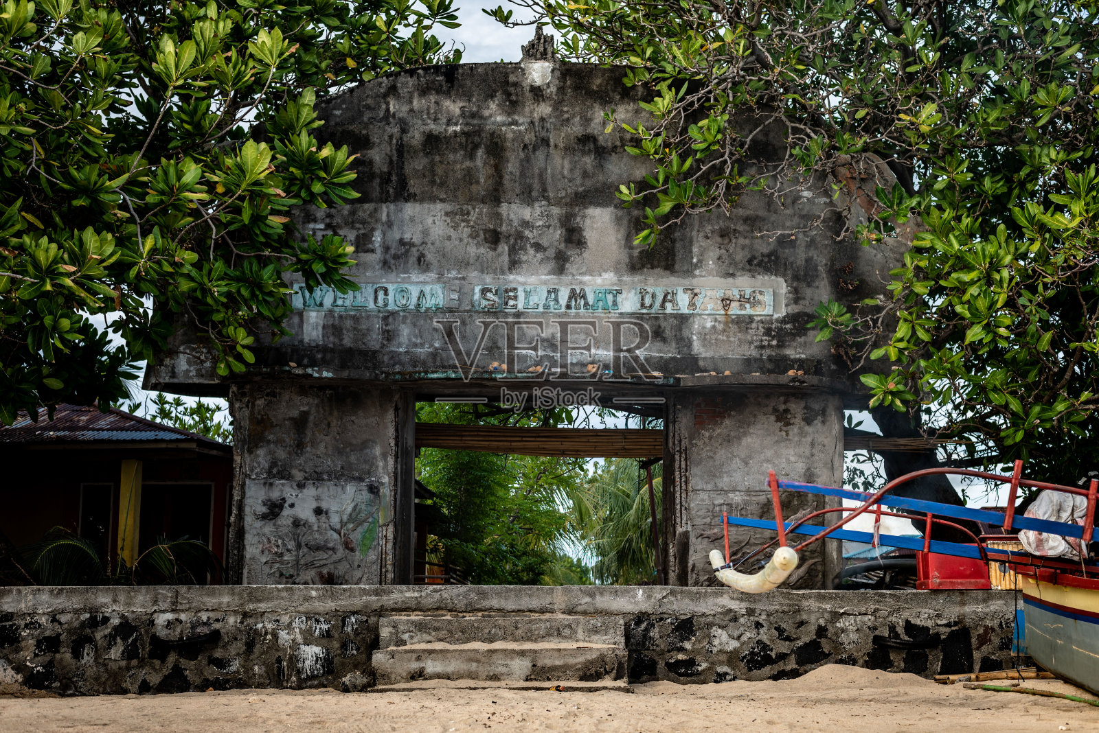 印度尼西亚，北苏拉威西岛，美纳多市的布纳肯岛。照片摄影图片