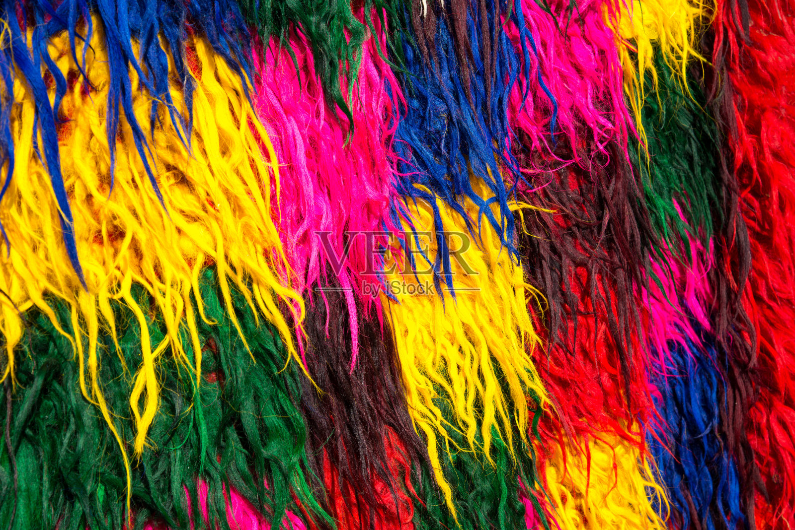 传统的保加利亚羊毛手工编织被-基特尼克-一种典型的手工艺罗东山脉照片摄影图片