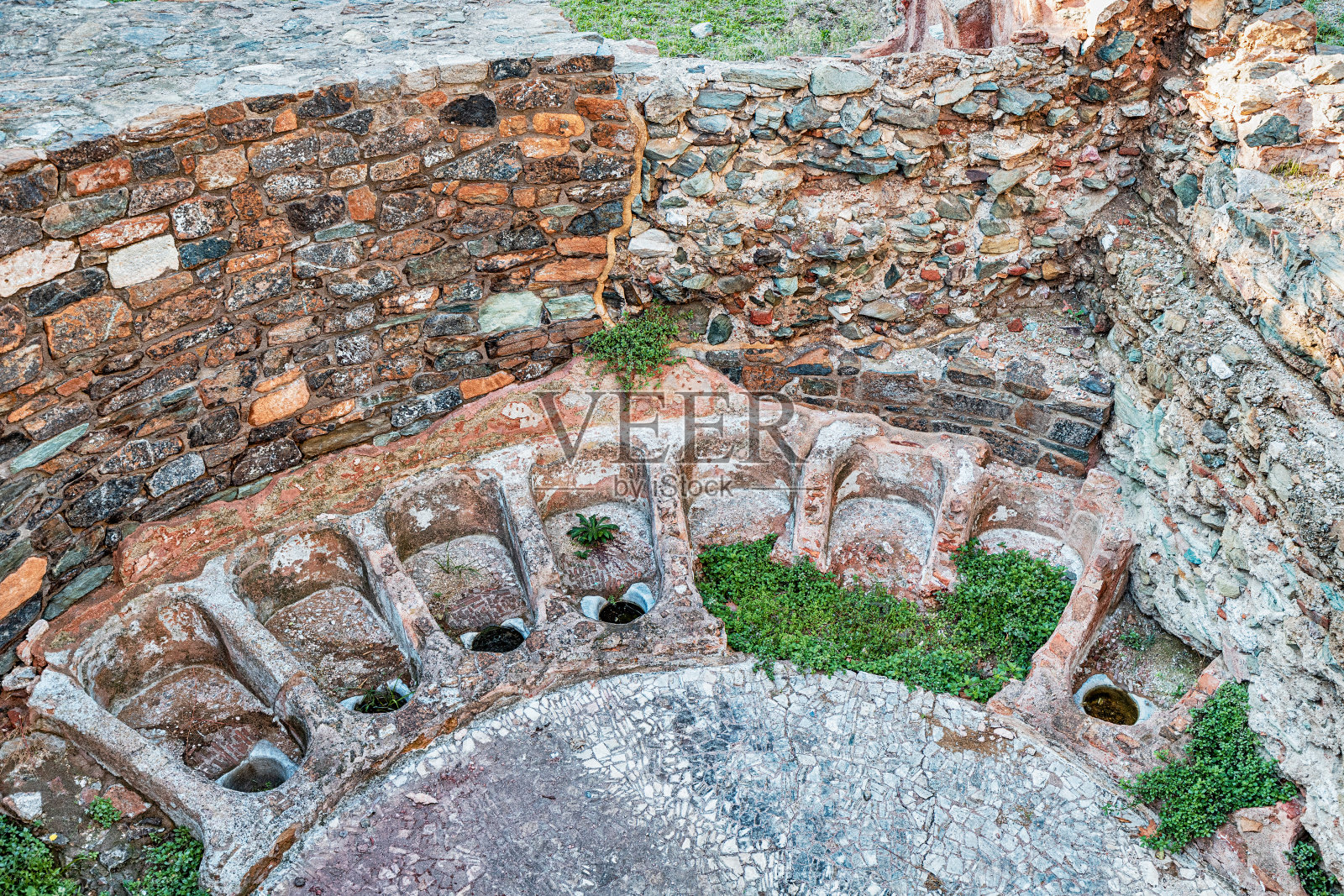 罗马浴室和下水道——古老的发明照片摄影图片