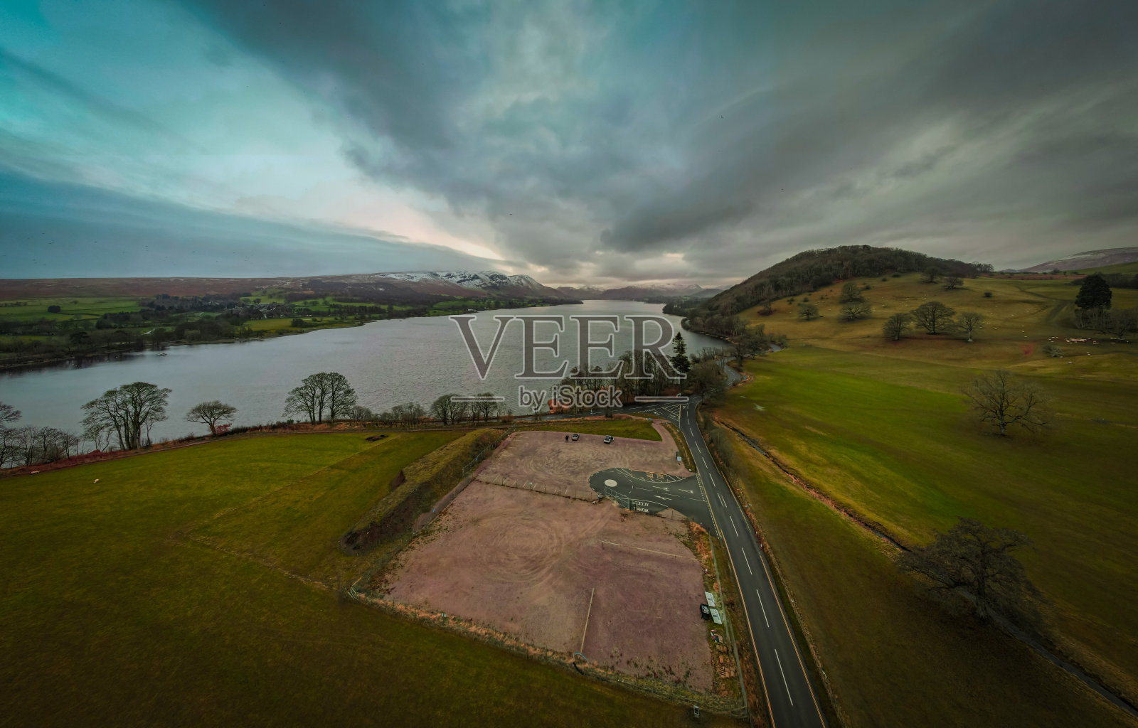 阿尔斯沃特湖航拍-湖区，坎布里亚，英国照片摄影图片