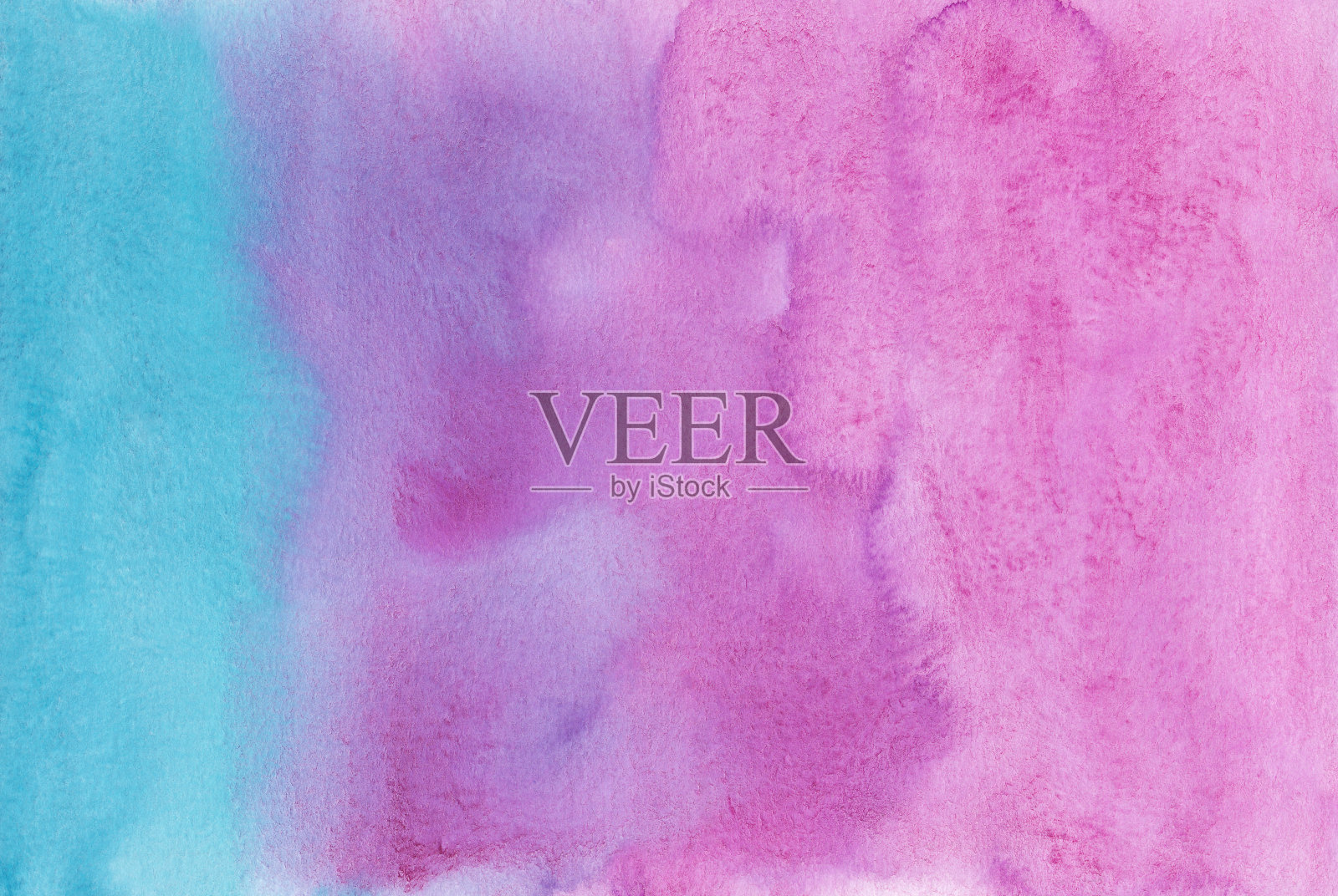 水彩深粉红色，紫色和蓝色渐变背景纹理。纸上的污渍，手绘的。美丽的艺术水彩画墙纸。液体的背景。照片摄影图片