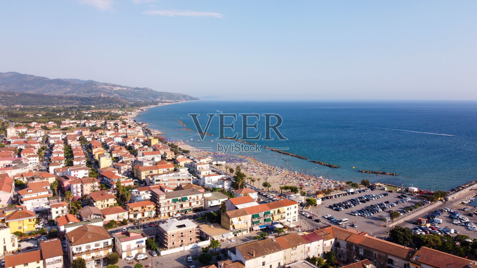 玛丽娜·迪·卡萨维里诺(Marina di Casalvelino)夏天用无人机拍摄的照片照片摄影图片