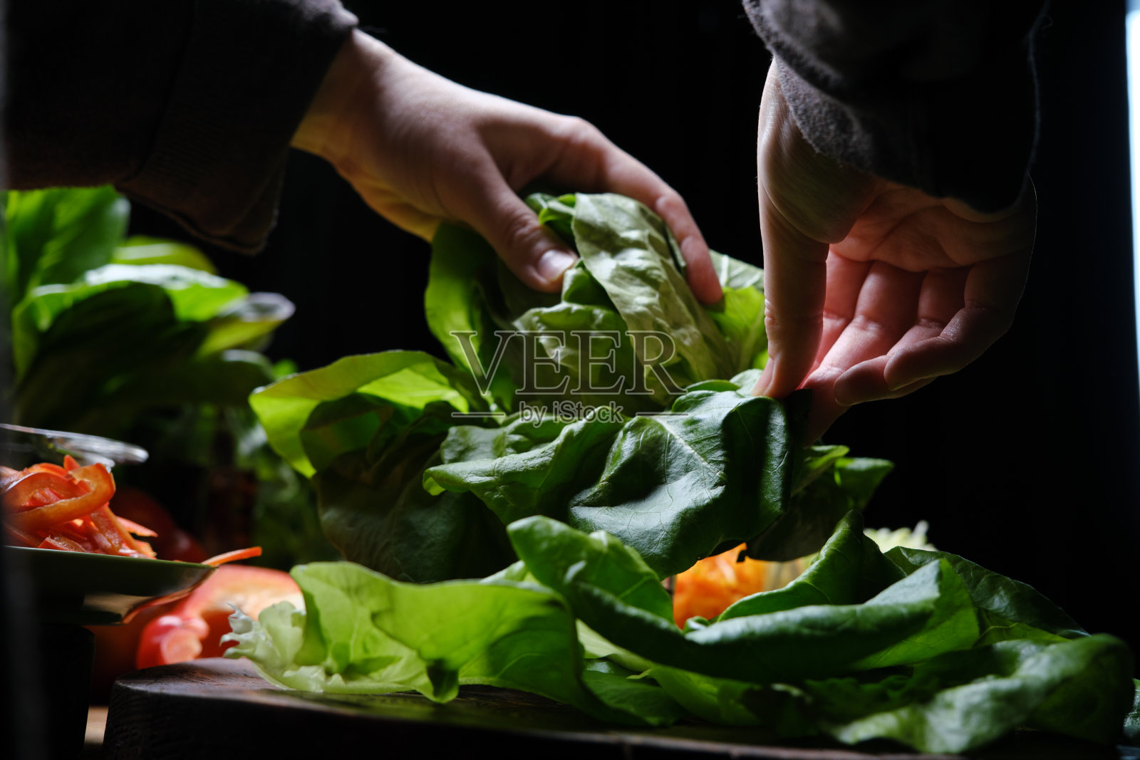 准备生菜包照片摄影图片