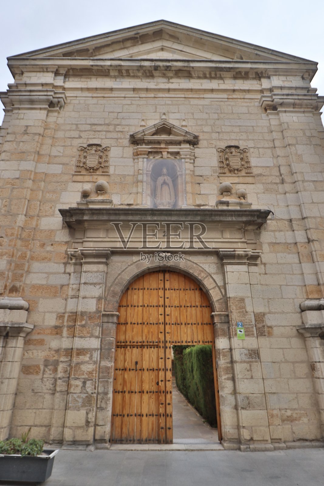 贝尔纳达斯修道院的外墙照片摄影图片