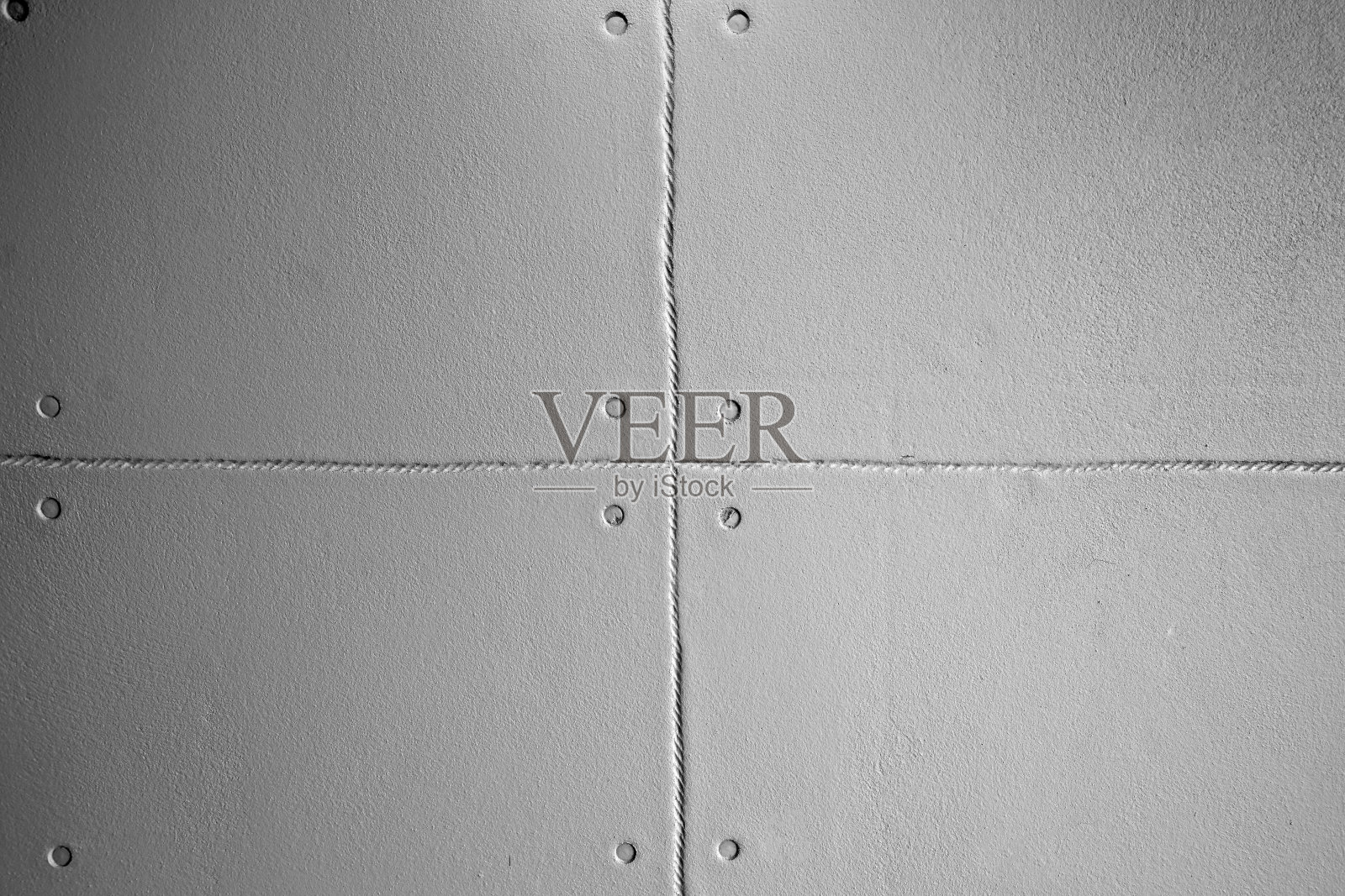 近距离观察白色石膏天花板和墙板的表面和细节照片摄影图片