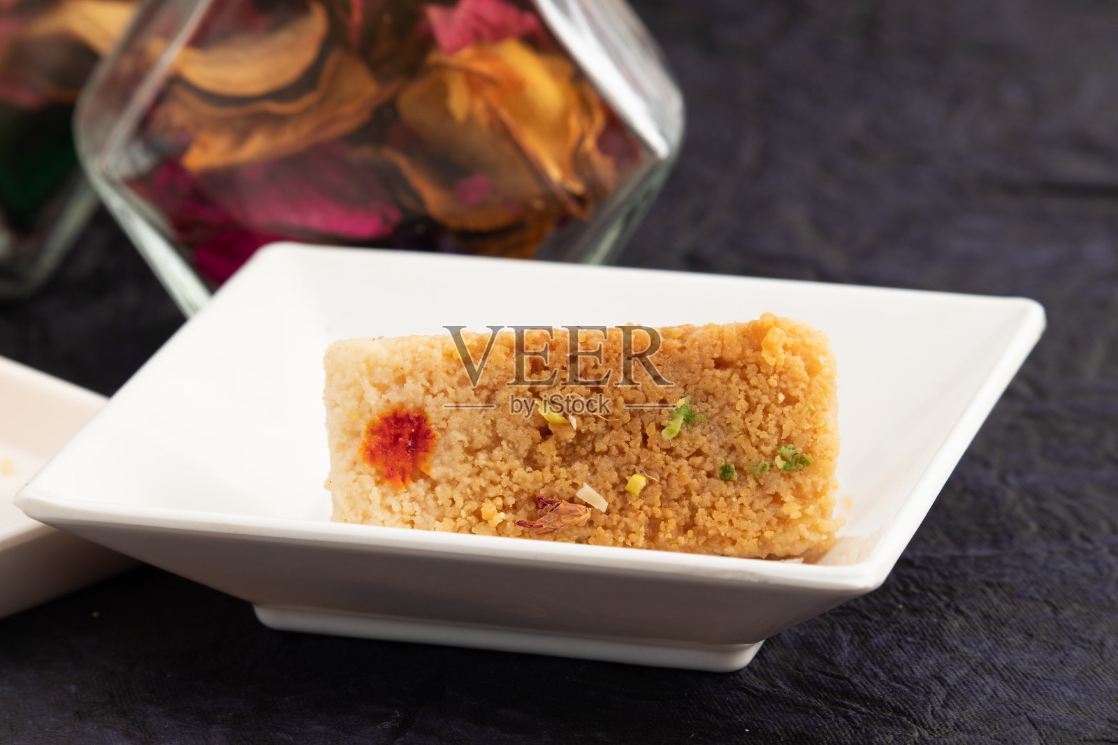 Milkcake Kalakand Burfi或Alwar Ka Mawa Barfi Mithai由Khoya Mawa Malai Badam Khoa Ghee Mava Badaam Kaju Pista在Deepawali，Dussehra，Navaratri，Rakshabandhan，Rakhi Janmasthami享用照片摄影图片