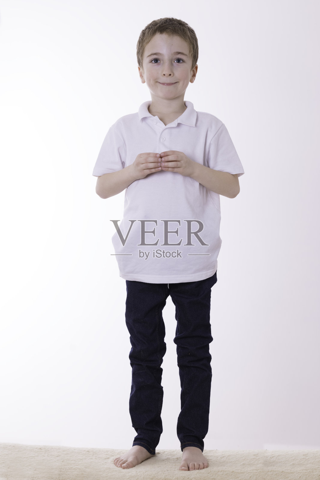 七岁男孩照片摄影图片