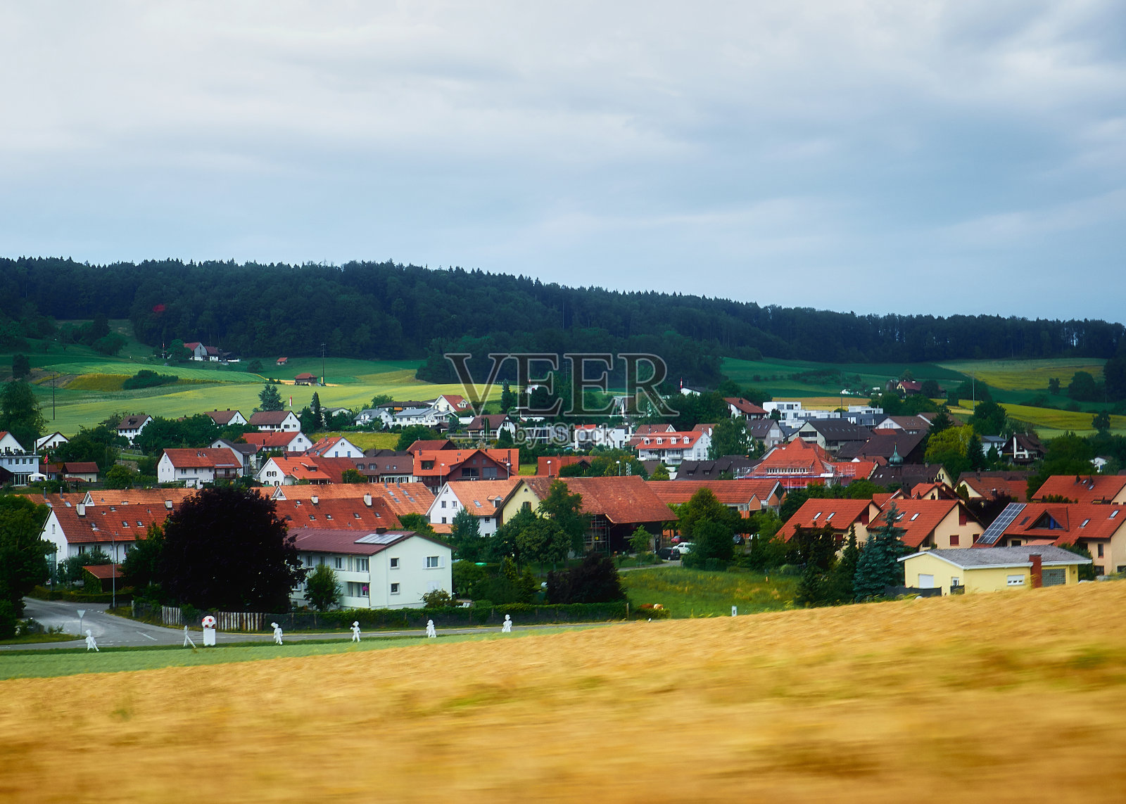 德国南部的一个村庄照片摄影图片