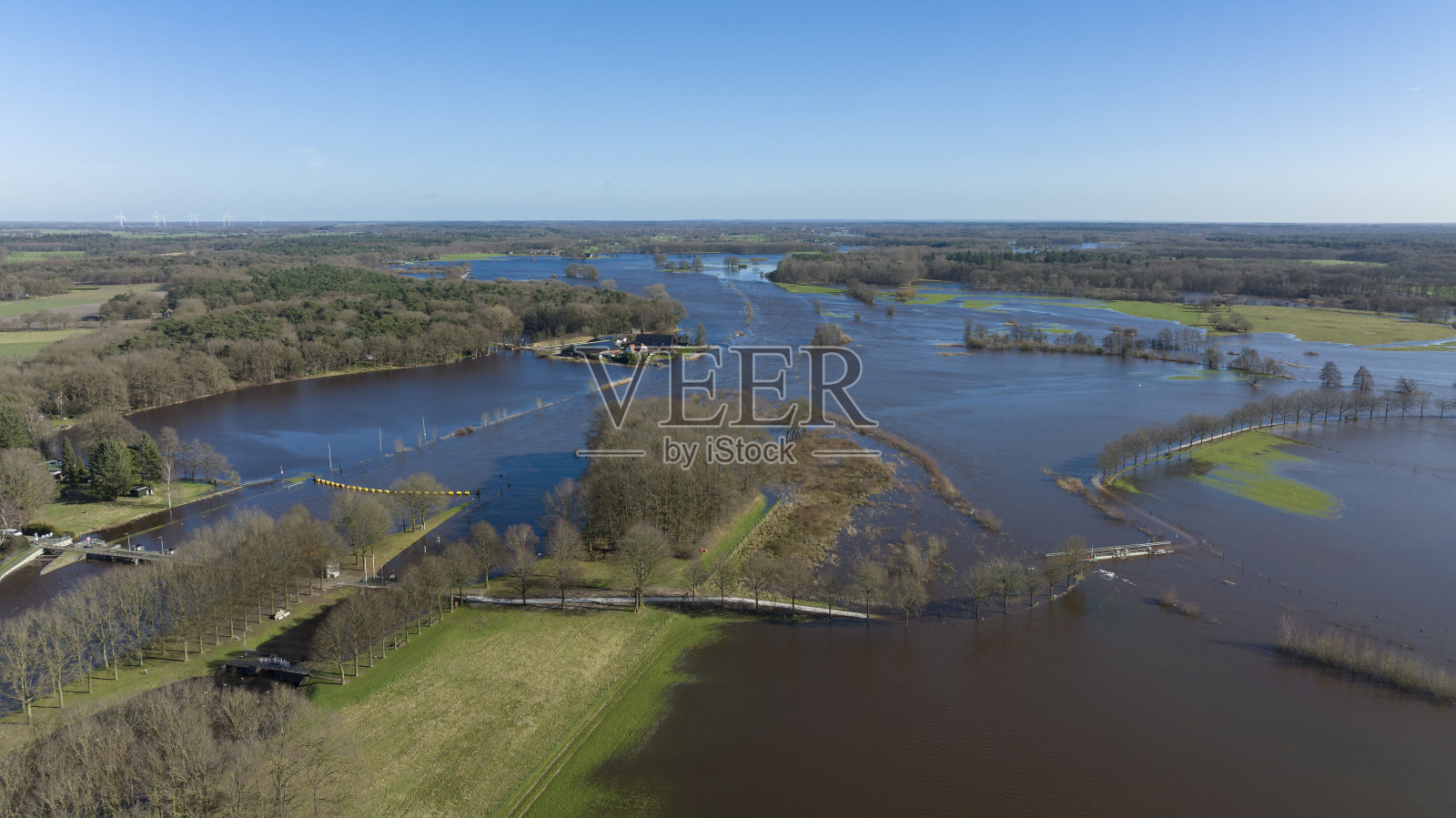 维特河高水位洪水在Vilsteren堰无人机观看照片摄影图片