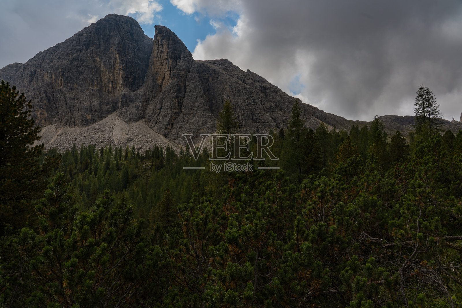 Rifugio popena，被遗忘的避难所照片摄影图片