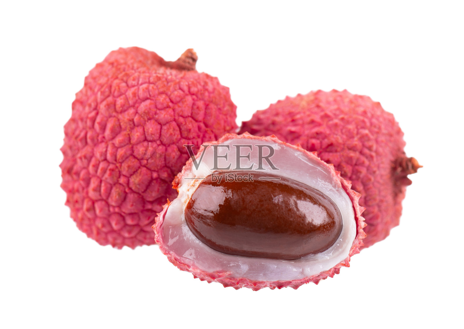 荔枝果孤立在白色背景上。热带异国情调的新鲜成熟水果。荔枝。剪切路径。照片摄影图片