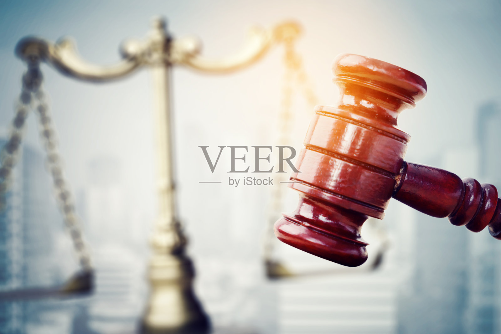 小木槌，双倍暴露正义的天平照片摄影图片