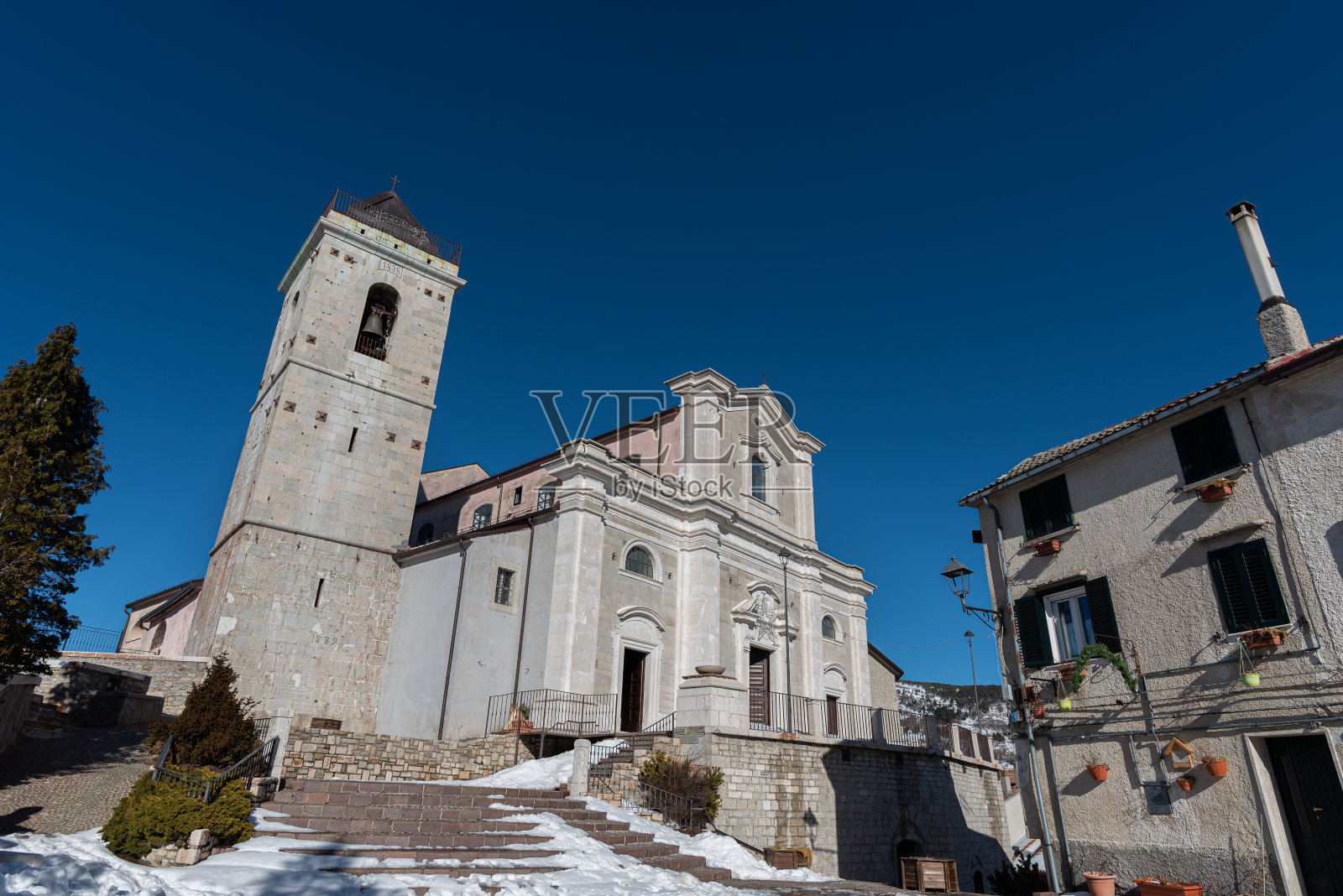Capracotta,莫利塞意大利。爱桑塔教堂照片摄影图片