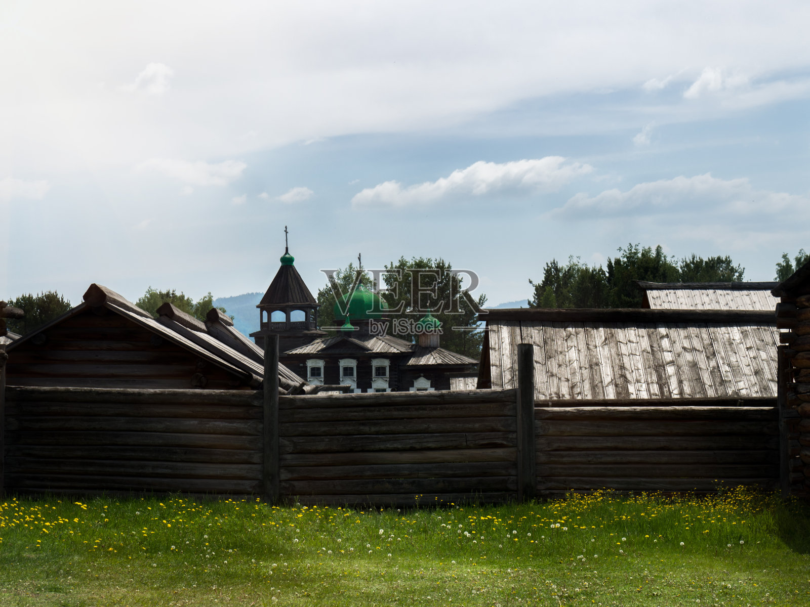 夏日的旧村照片摄影图片