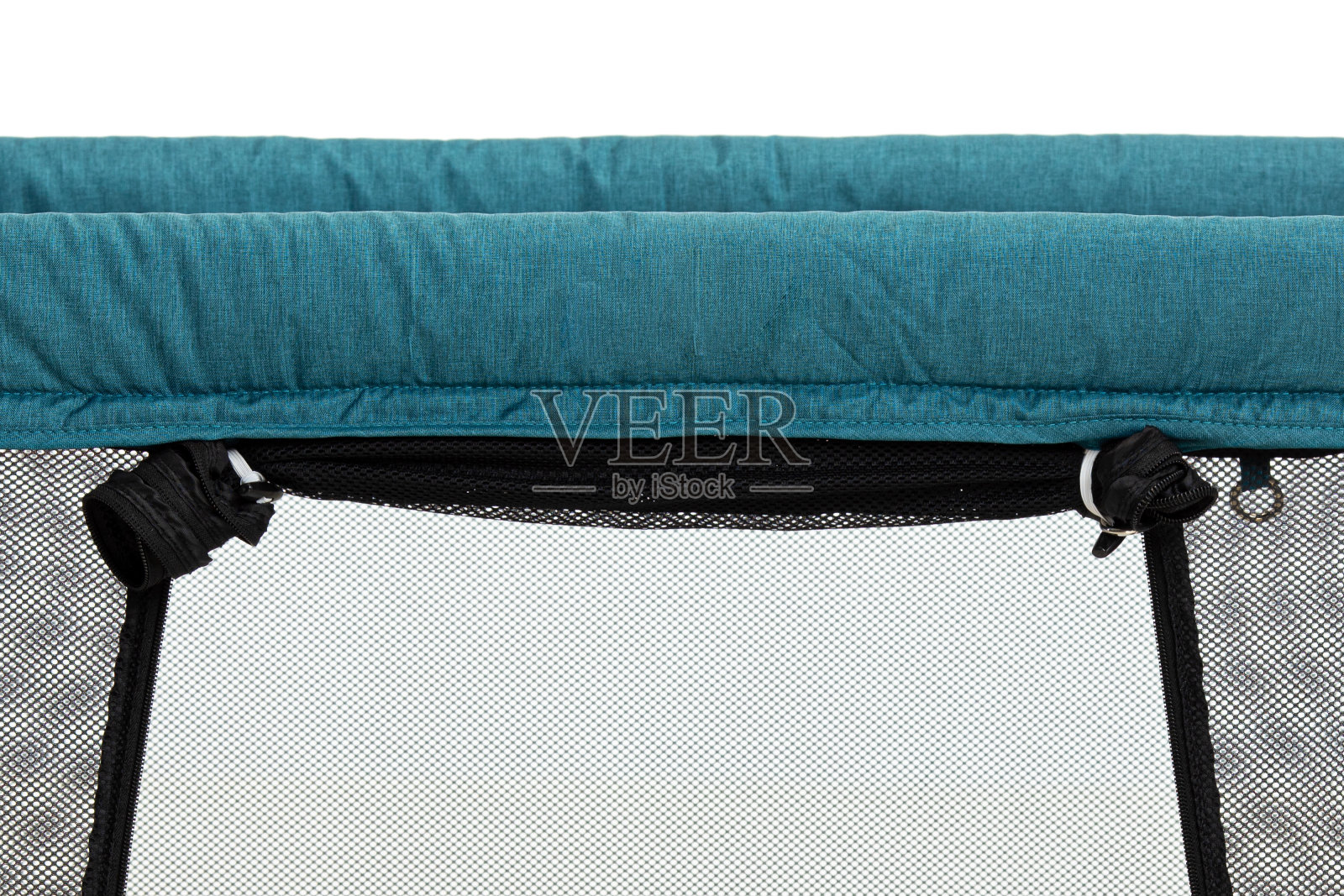 关闭可调节和可折叠的婴儿床在白色背景孤立照片摄影图片