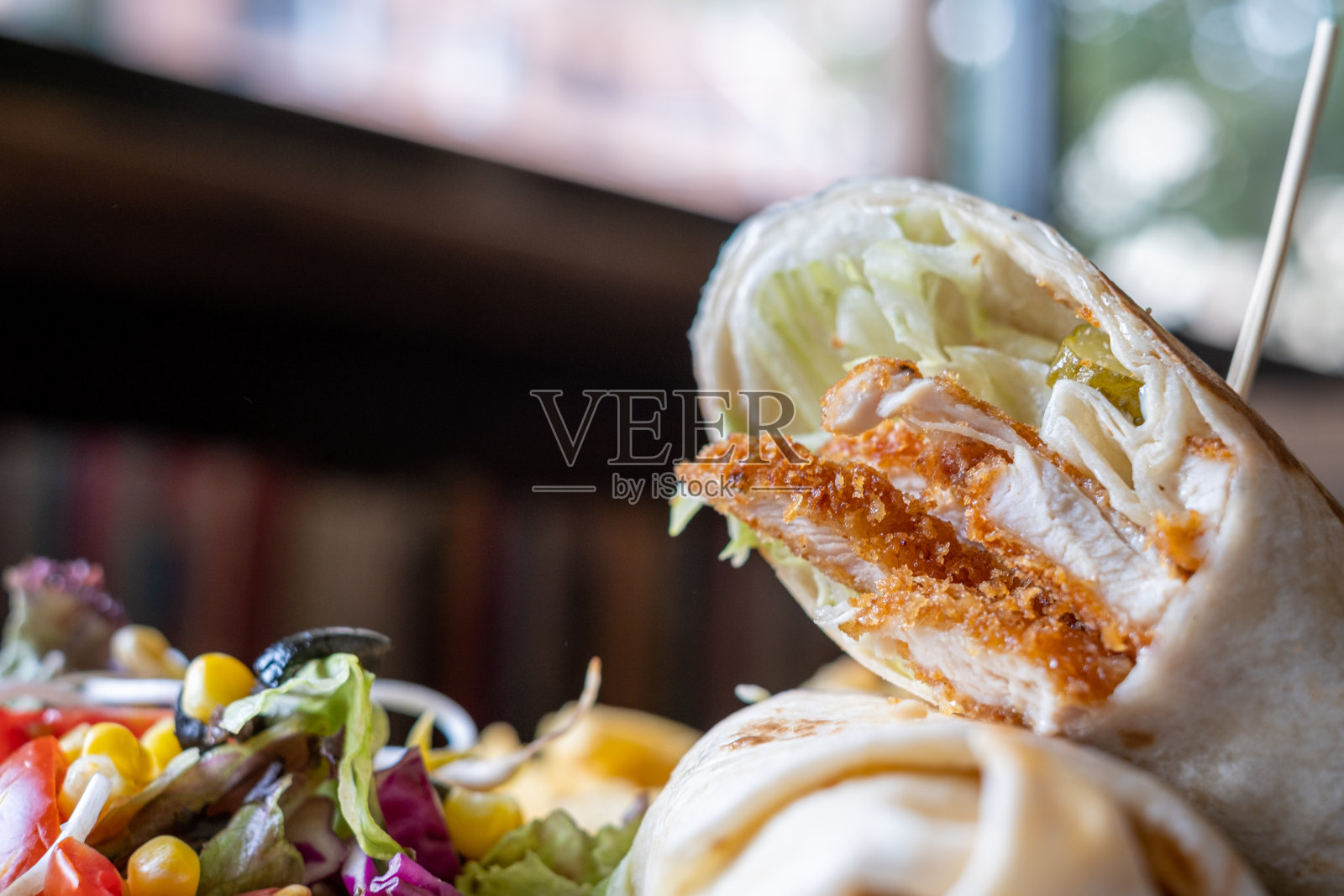 鸡肉包三明治照片摄影图片