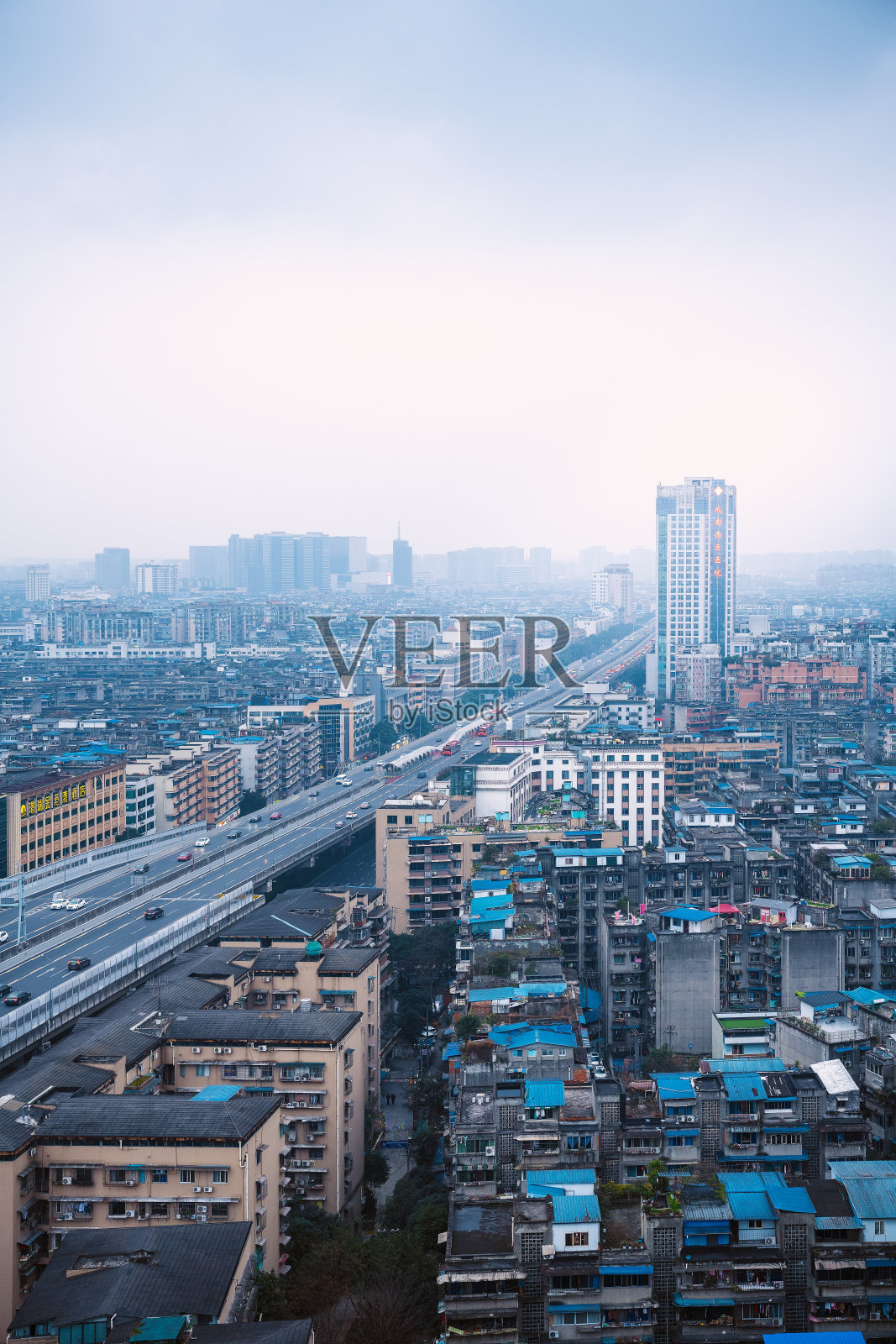 都市现代立交桥的蓝调时刻照片摄影图片