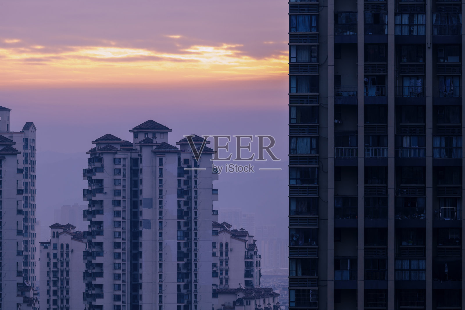 燃烧的云在早晨照片摄影图片