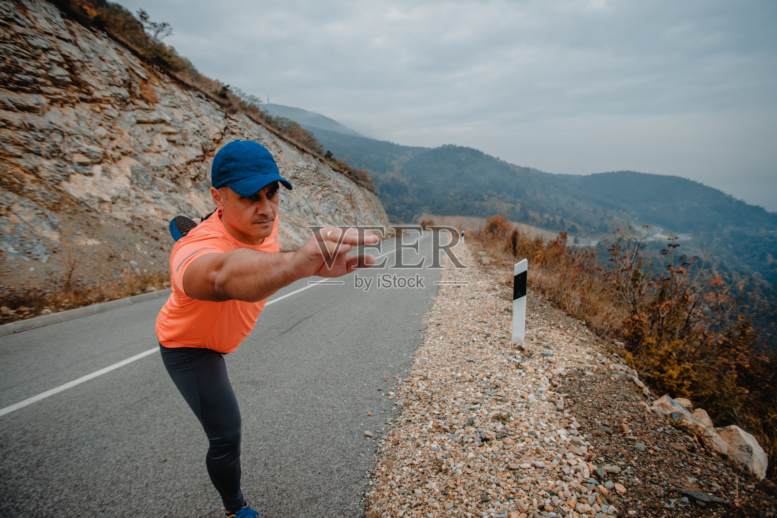 中年跑步照片摄影图片