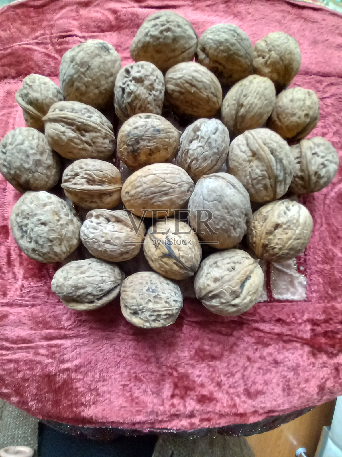 天然有机核桃壳饼干照片摄影图片