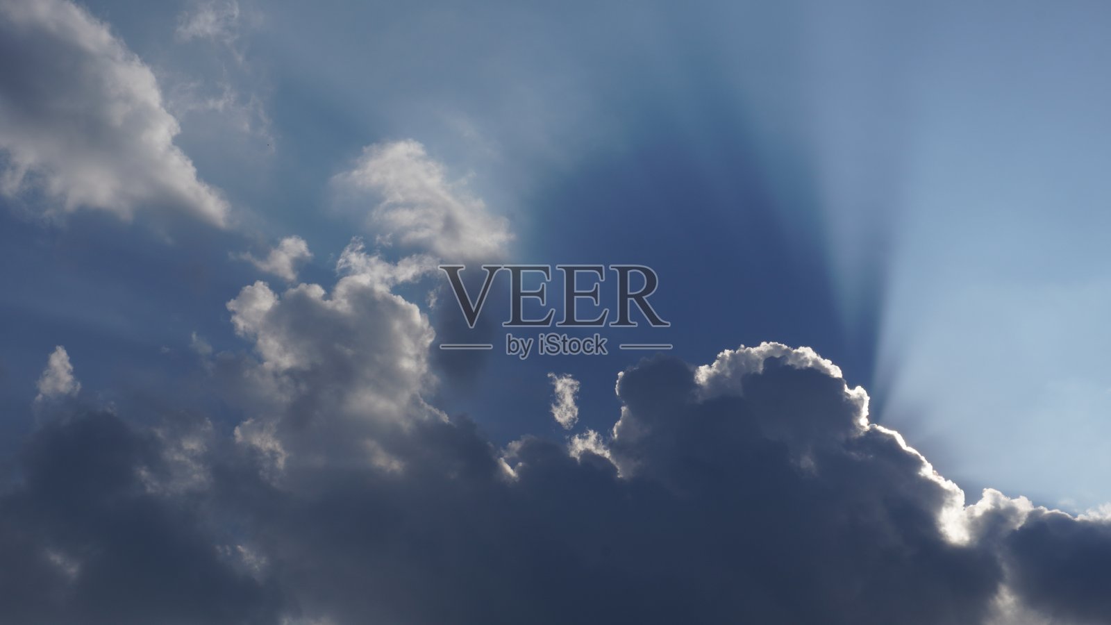 蓝色的天空照片摄影图片