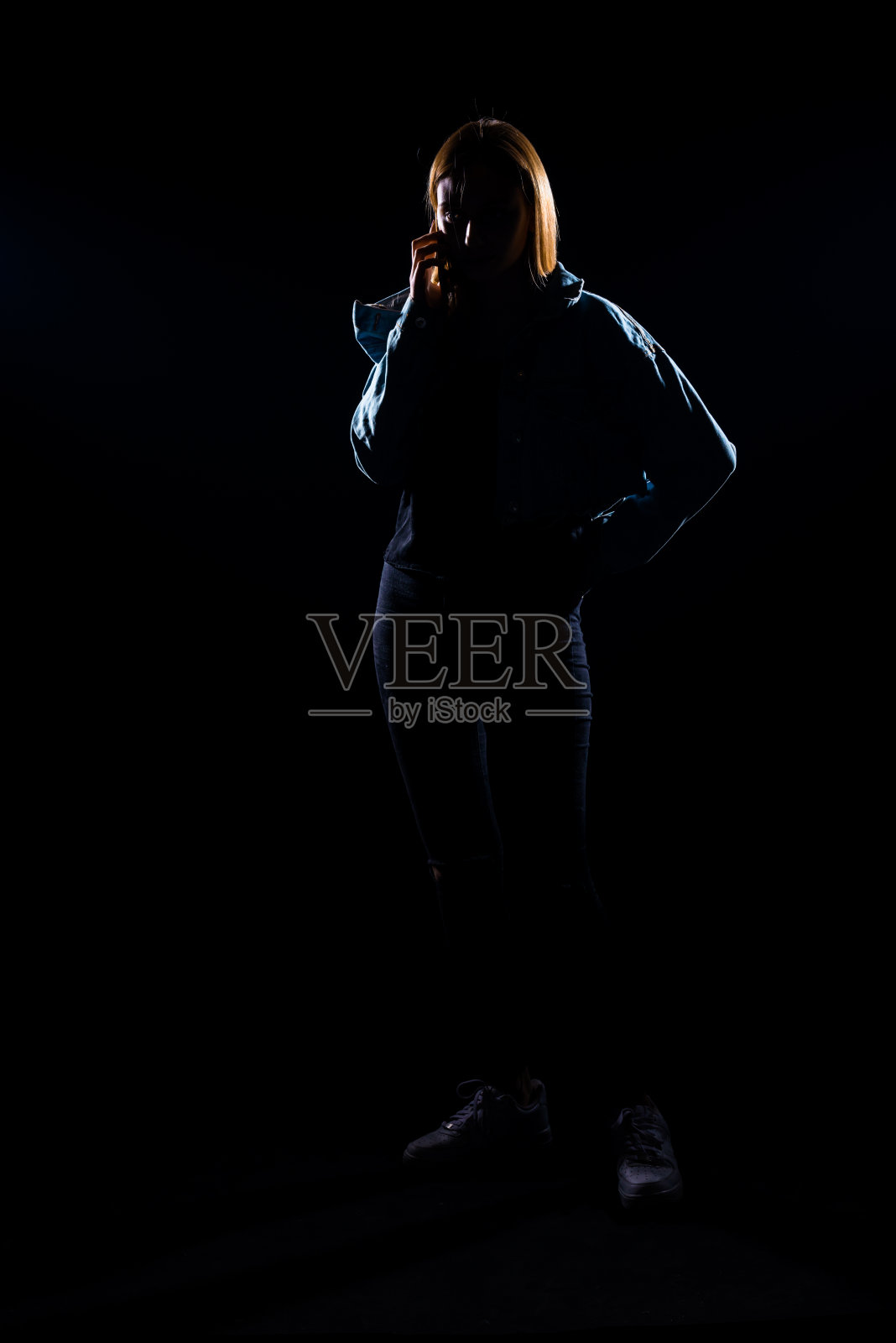 现代风格的时尚照片摄影图片