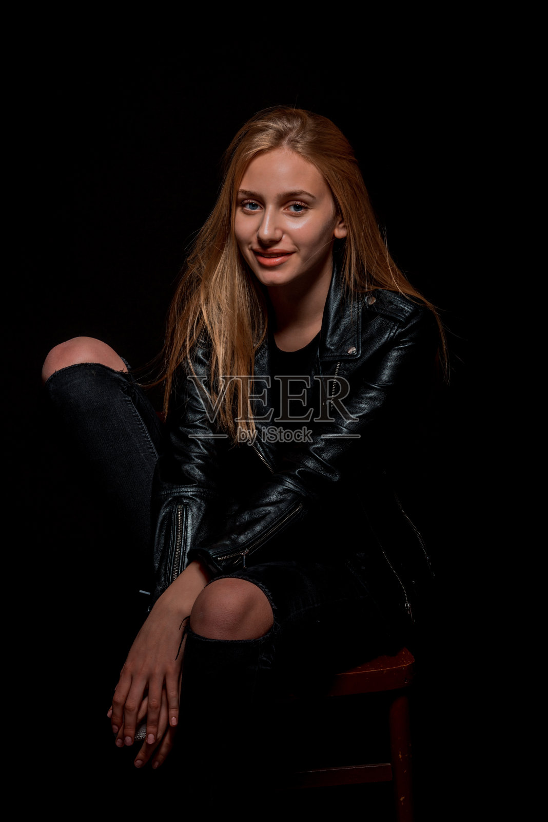 现代时尚的女孩照片摄影图片