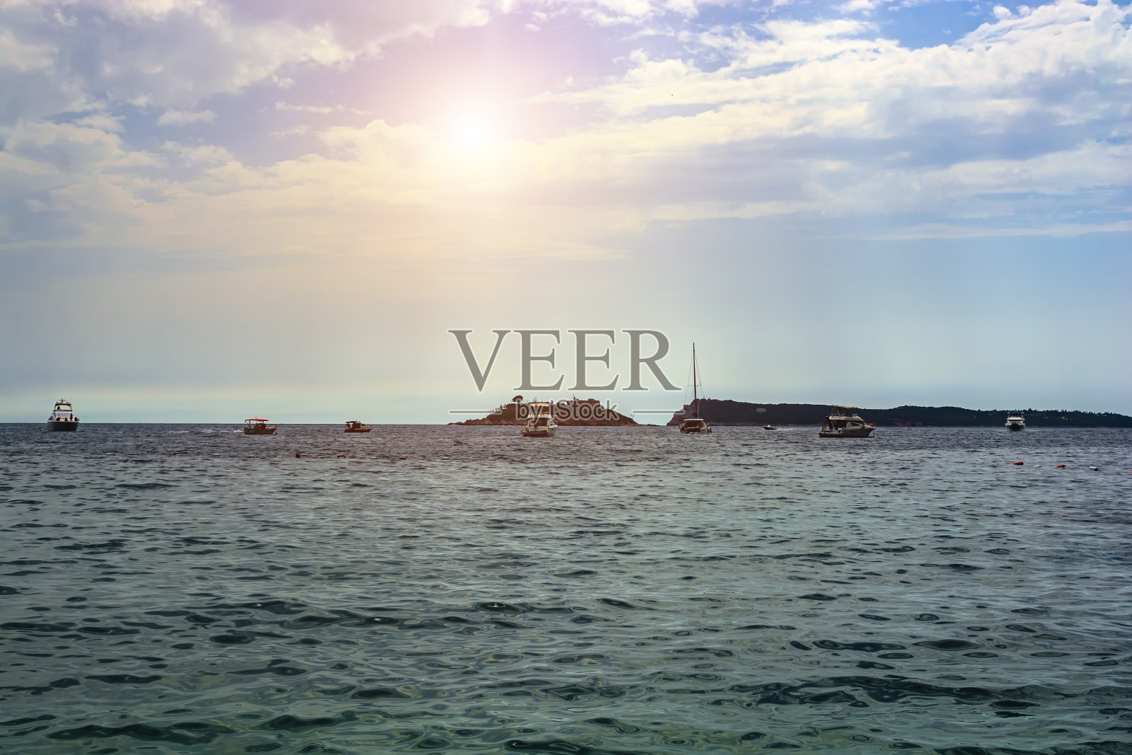 海上的船只和游艇照片摄影图片