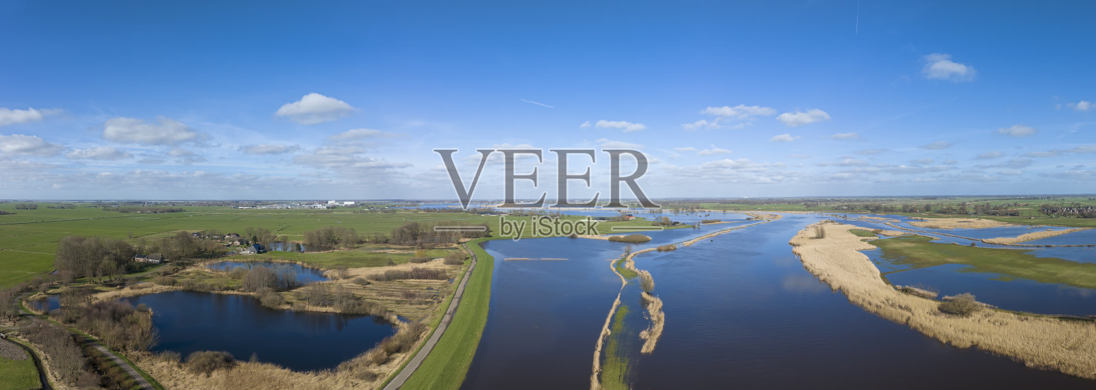 Zwarte水河高水位洪水在哈塞尔特无人机视图照片摄影图片