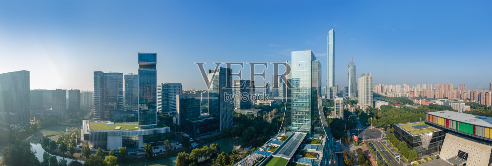 航拍苏州现代办公大楼街景照片摄影图片