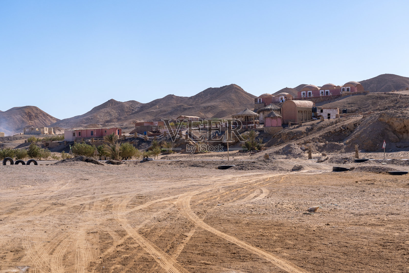 埃及库瑟附近的一个小村庄。照片摄影图片